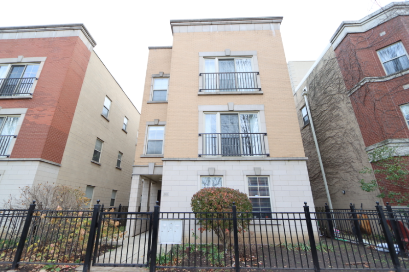 1033 S Lytle St #201