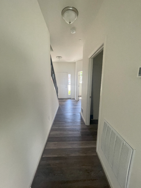 225 Thompson Ave - Photo 3 of 18