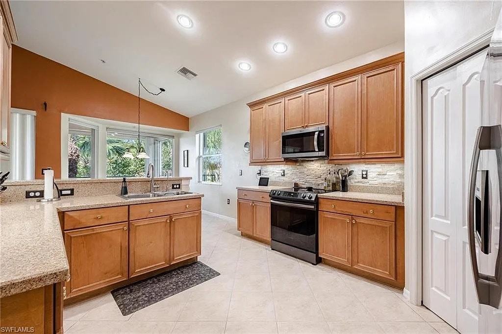 13091 Sandy Key Bend - Photo 3 of 23