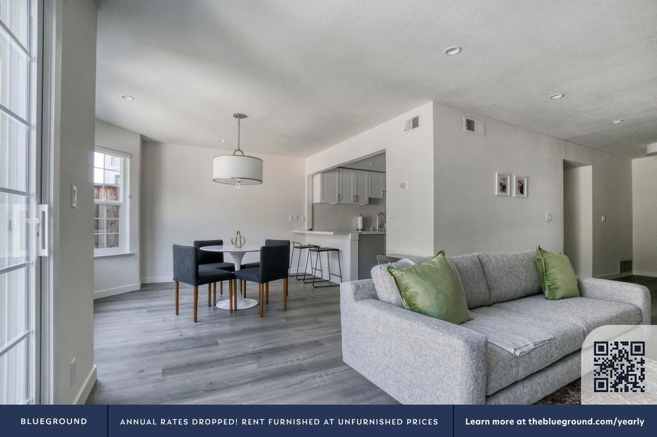 804 Erie Cir #1604 - Photo 3 of 18