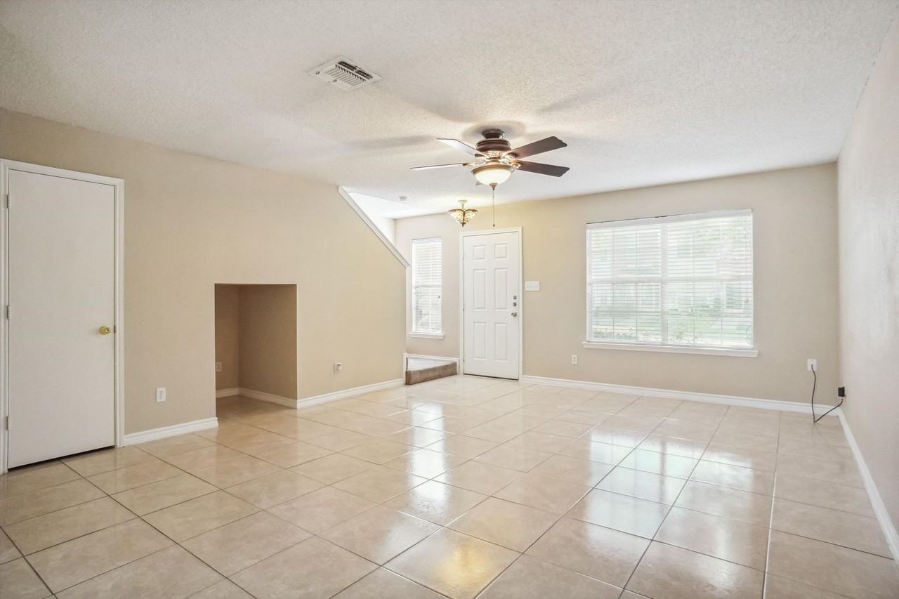 5816 Giddyup Ln - Photo 3 of 22