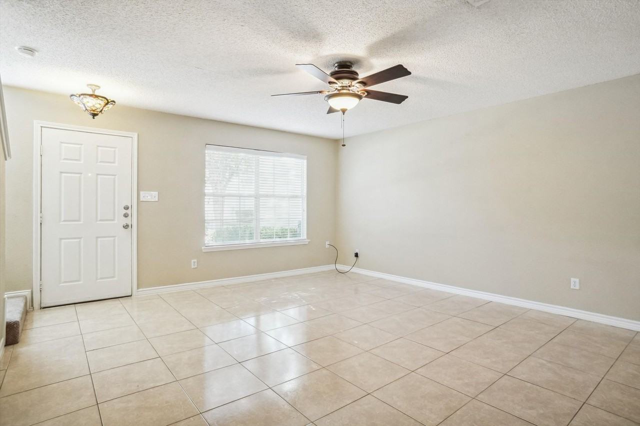 5816 Giddyup Ln - Photo 5 of 22