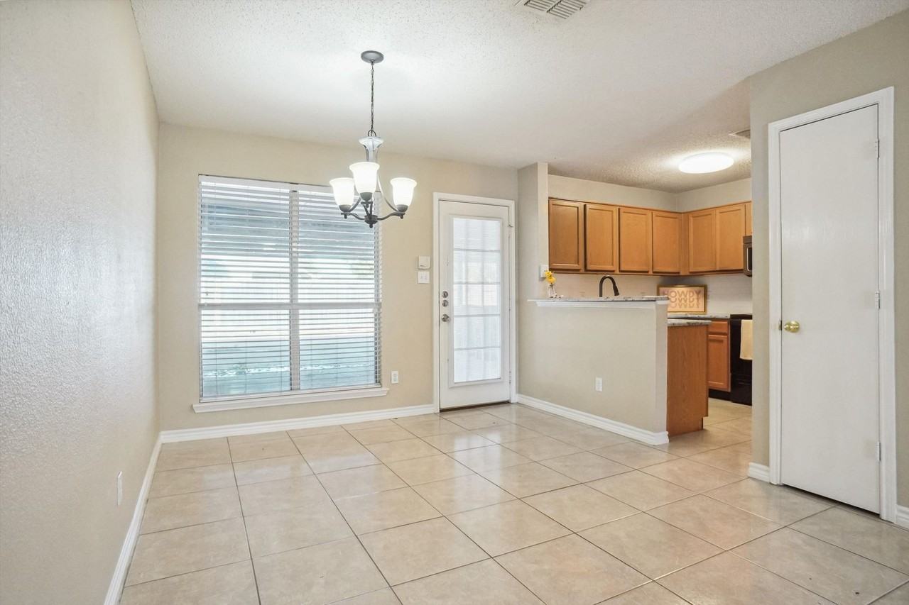 5816 Giddyup Ln - Photo 6 of 22