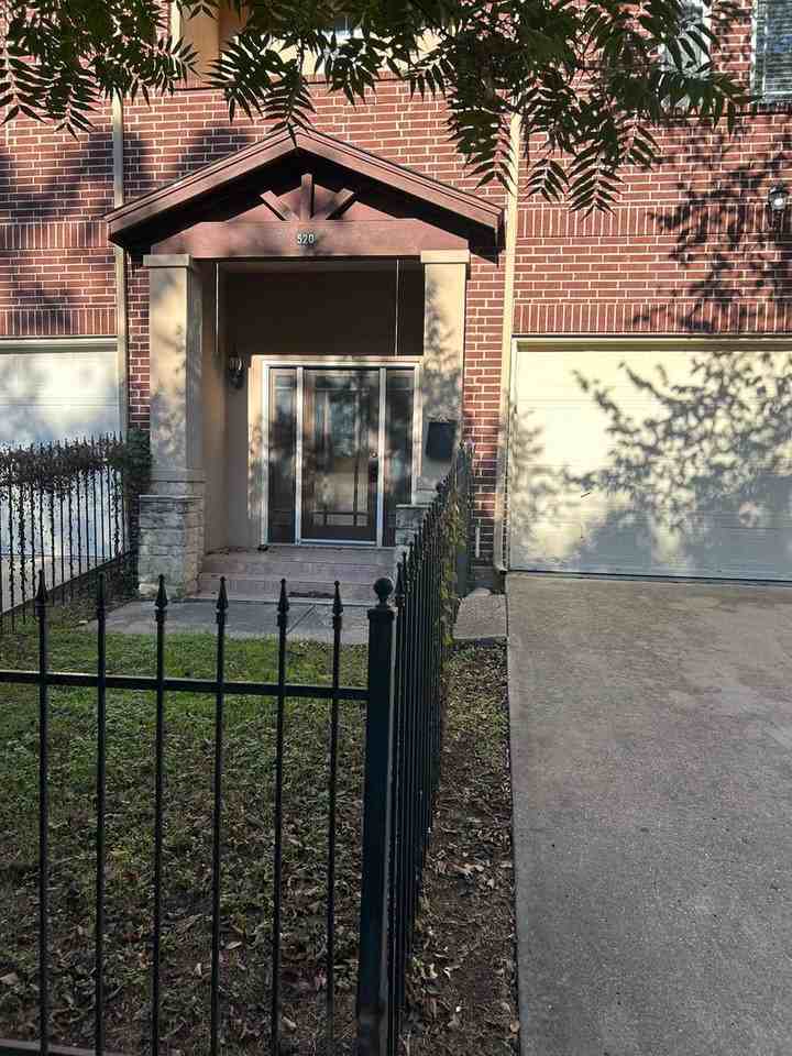 520 Alcalde St - Photo 2 of 26