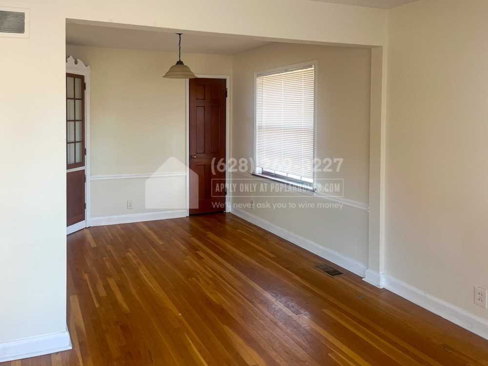 1100 Ashford Dr - Photo 3 of 25
