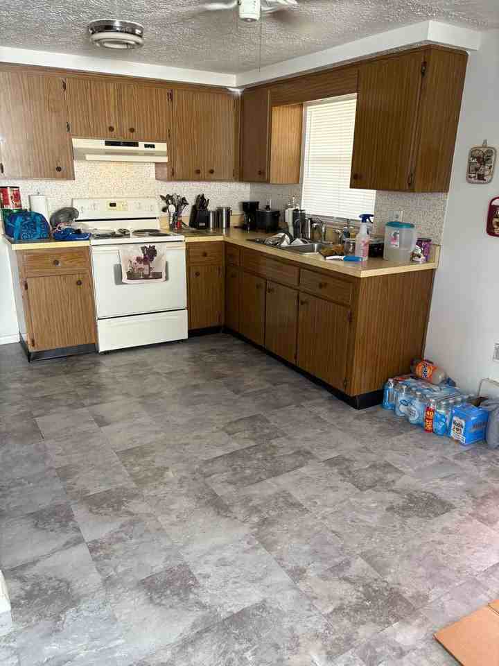 4115 Las Vegas Dr - Photo 2 of 12