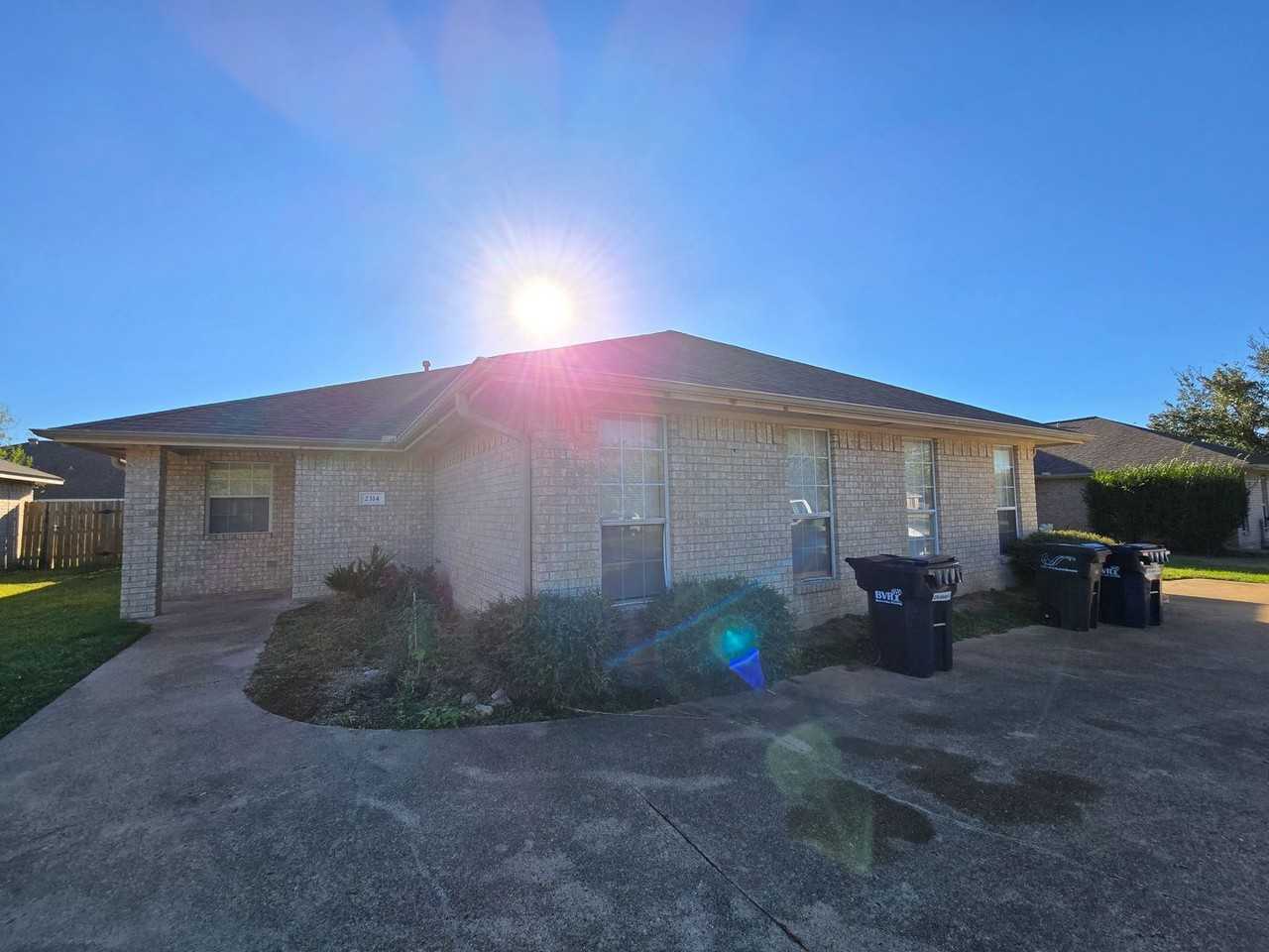 2314 Antelope Ln - Photo 2 of 19