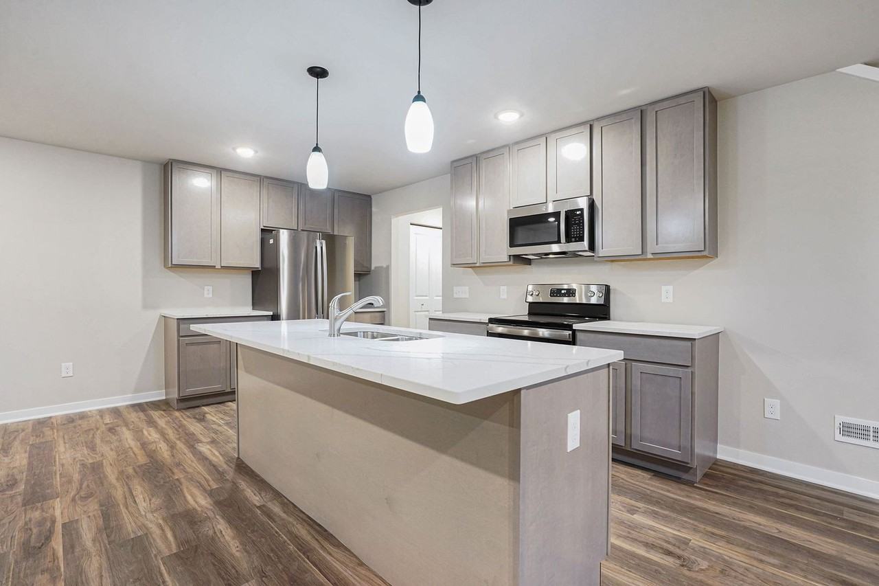 868 Main St - Photo 2 of 22