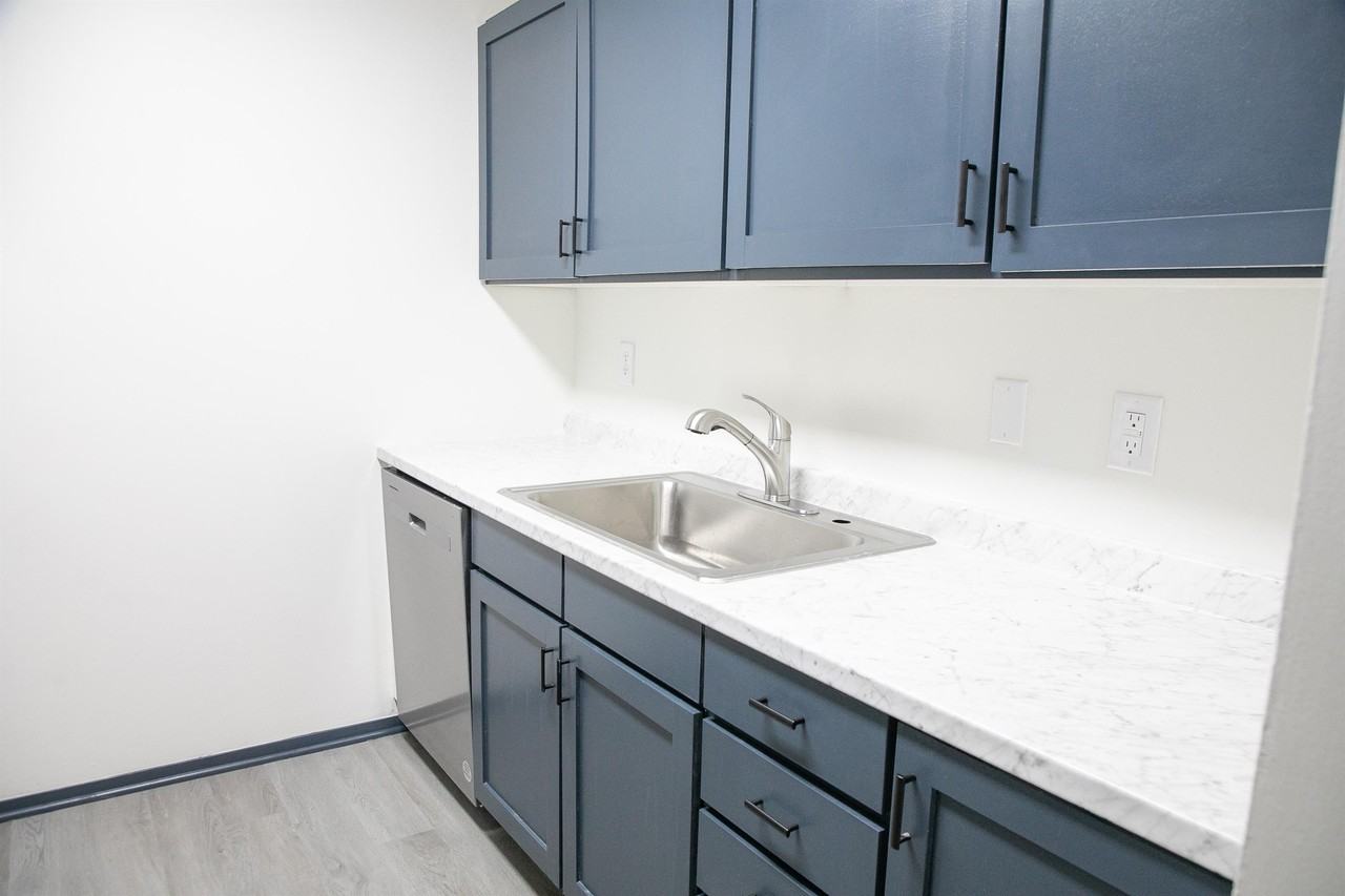 Langston Loge - Bricktown - Photo 2 of 43