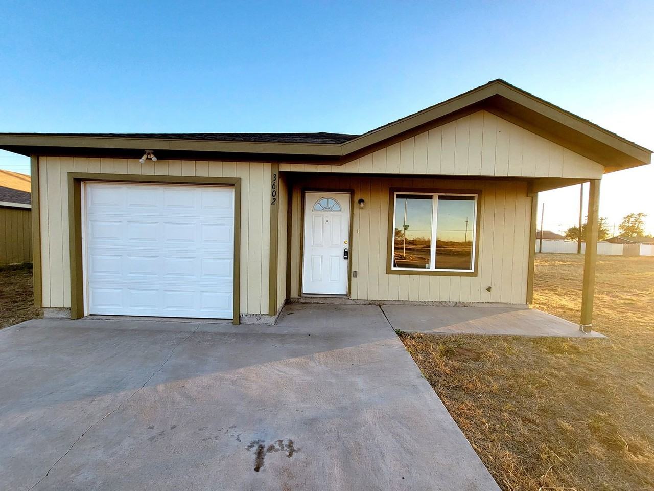 3602 E 3rd Pl - Photo 2 of 12