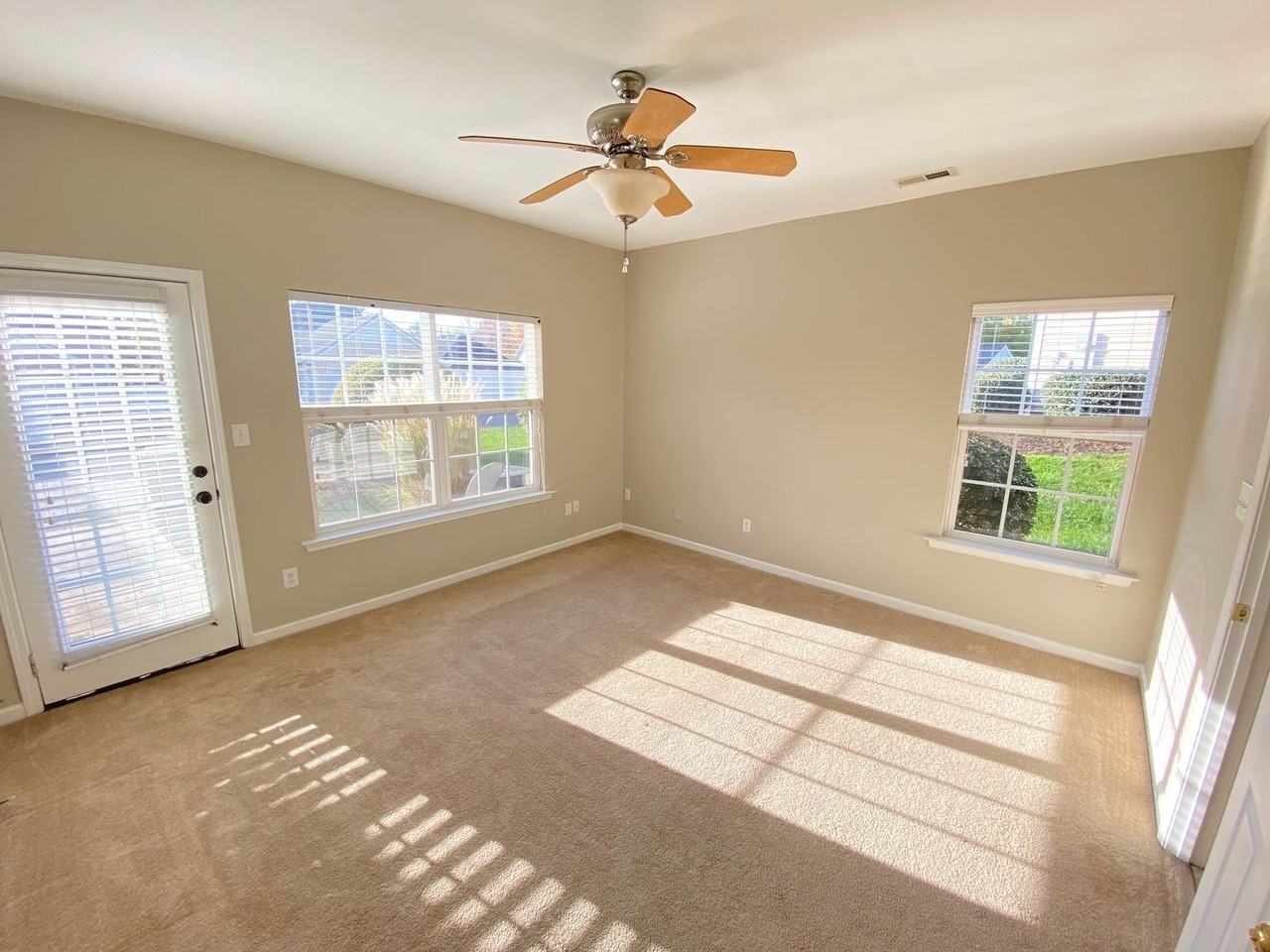 10637 Trolley Run Dr - Photo 5 of 16