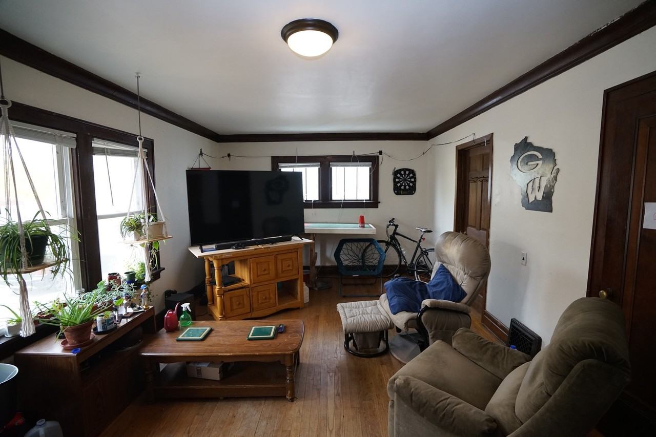 544 W Mifflin St - Photo 5 of 15