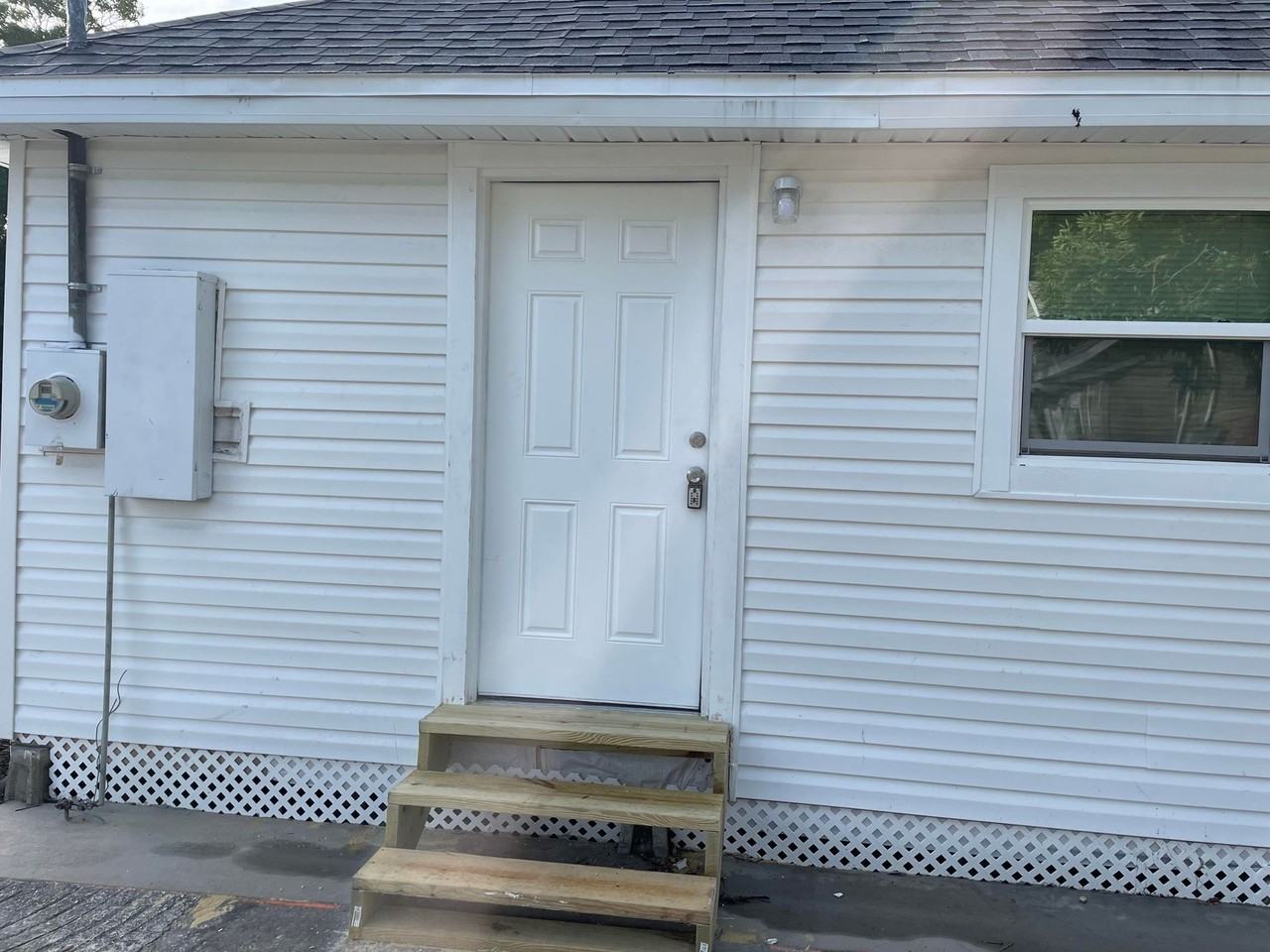 1018 6th St W - Photo 2 of 26
