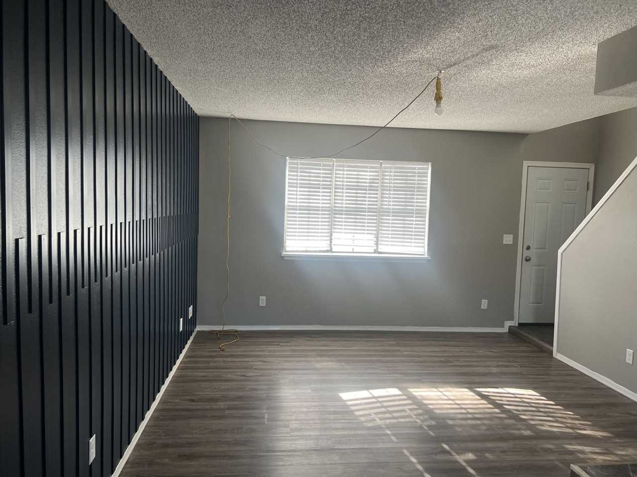 1911-1913 Campbell Pkwy - Photo 2 of 13