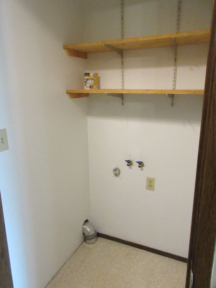 1466 4th St Ne - Photo 4 of 19