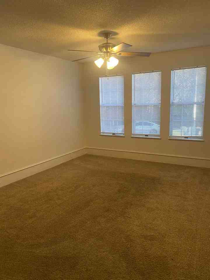 8 Somerset Pkwy - Photo 2 of 10