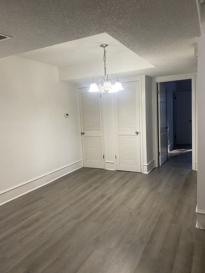 8 Somerset Pkwy - Photo 3 of 10