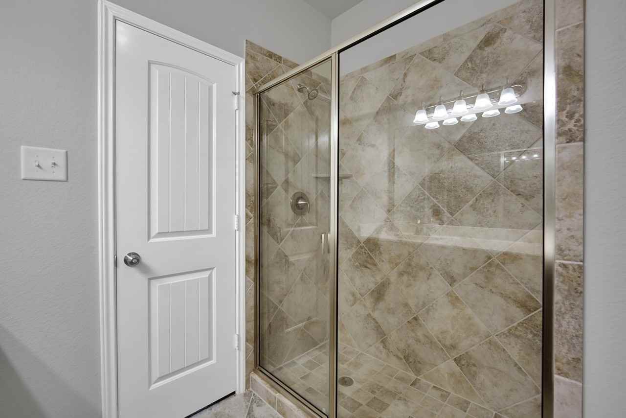 15520 Marina Dr - Photo 2 of 44