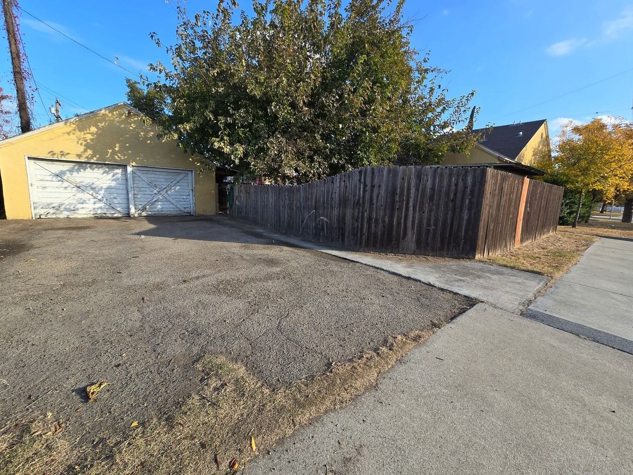 630 Neville St - Photo 2 of 14