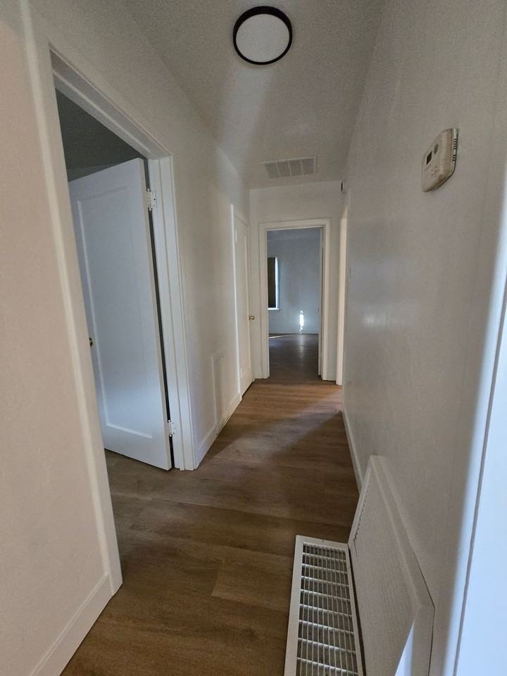 630 Neville St - Photo 4 of 14