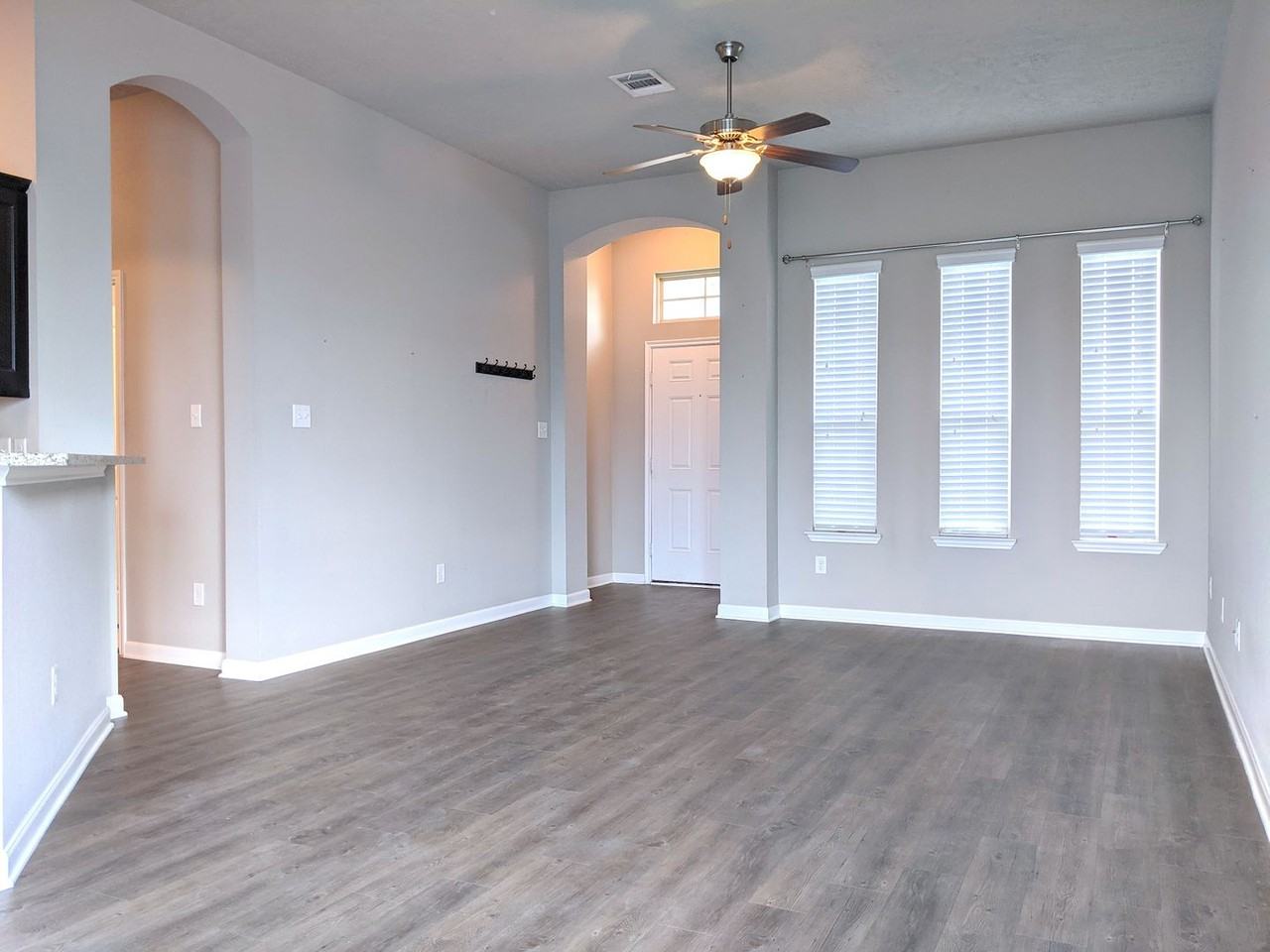 2040 Sorrento Ct - Photo 4 of 18