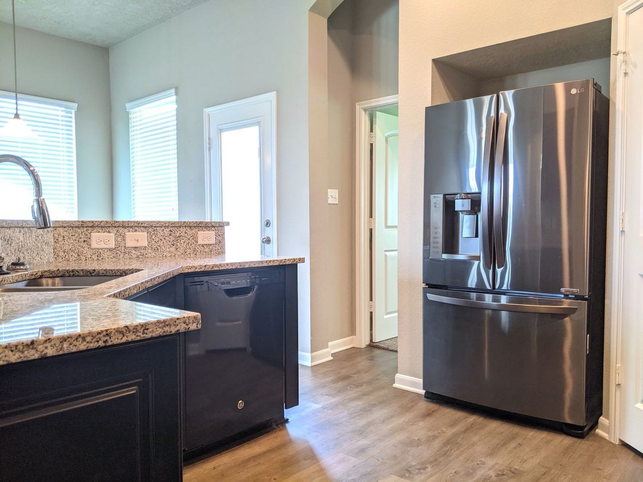 2040 Sorrento Ct - Photo 6 of 18