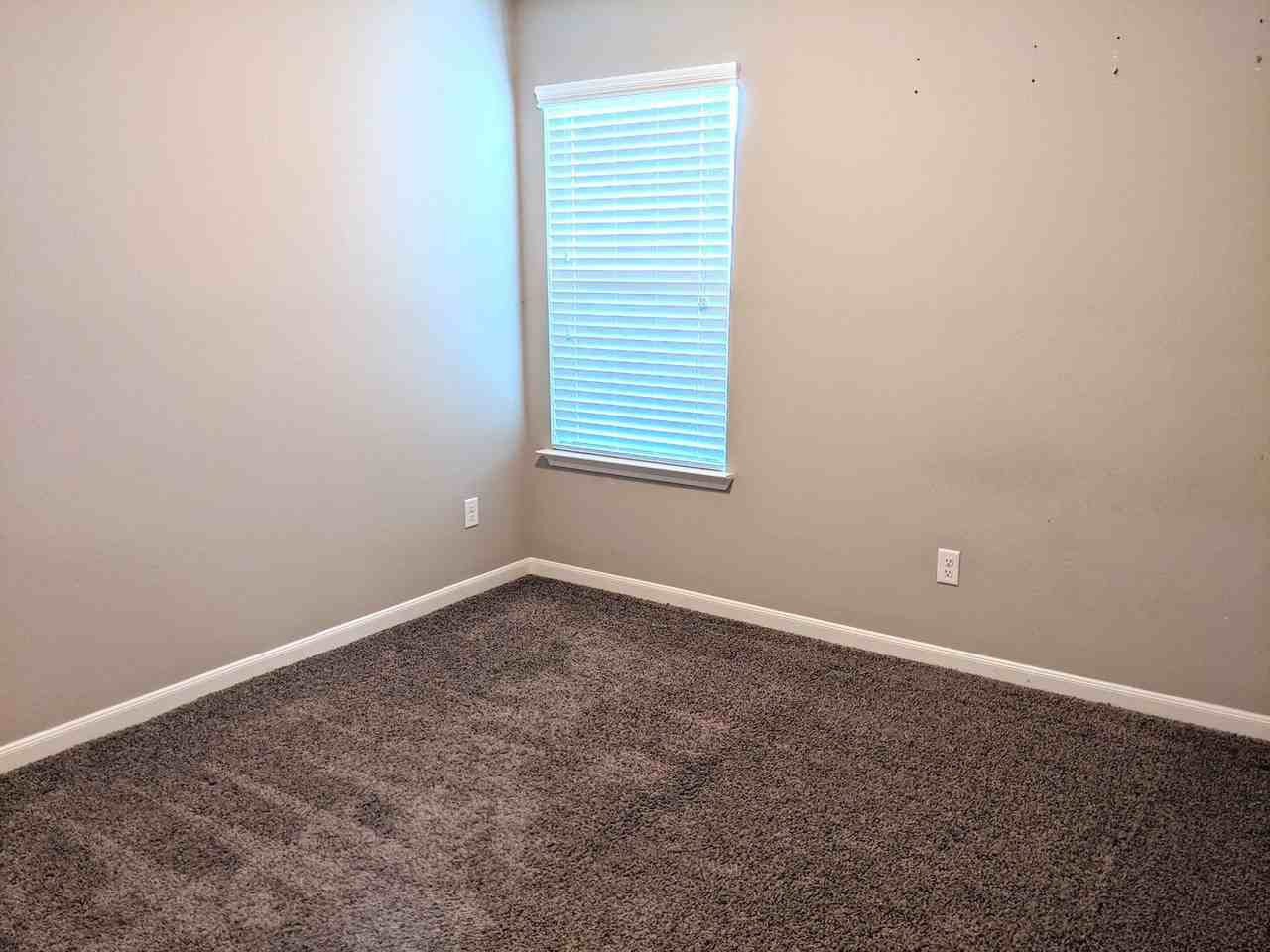 2040 Sorrento Ct - Photo 7 of 18