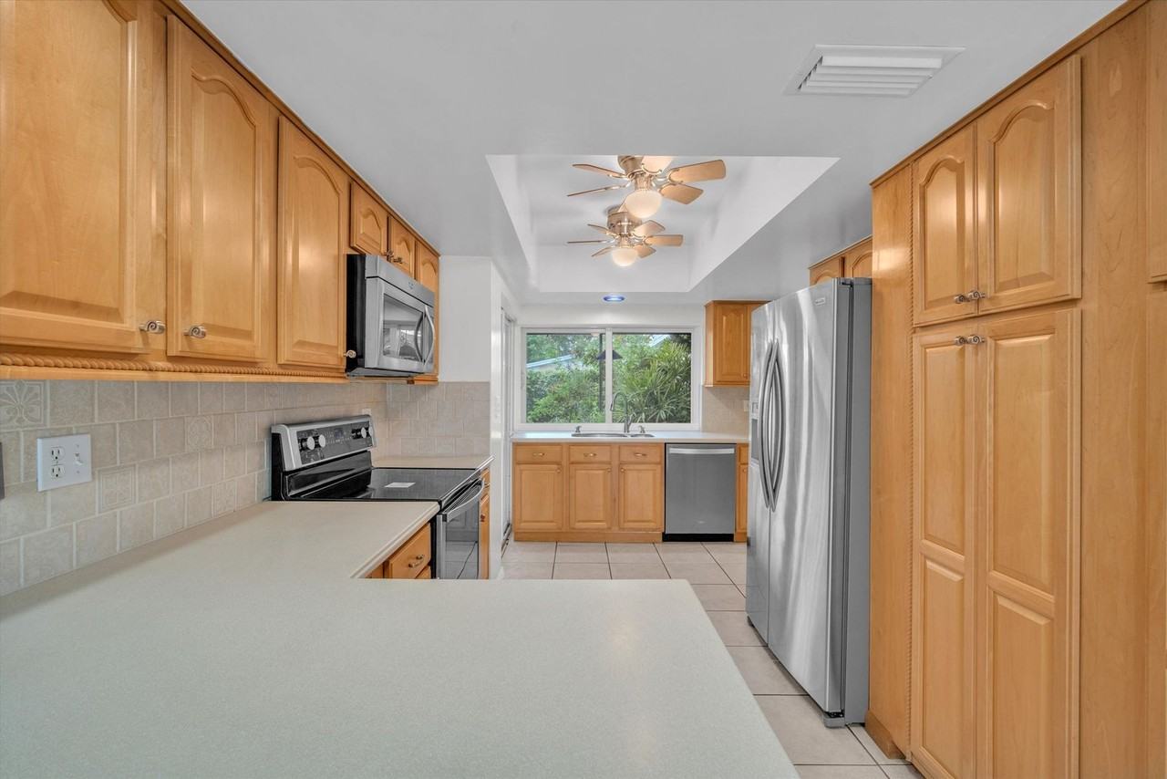 15460 Sw 82nd Ct - Photo 3 of 12