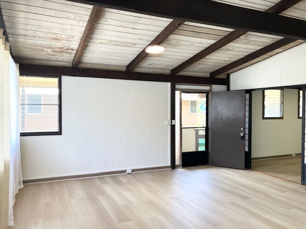 5158 Kilauea Ave - Photo 2 of 20