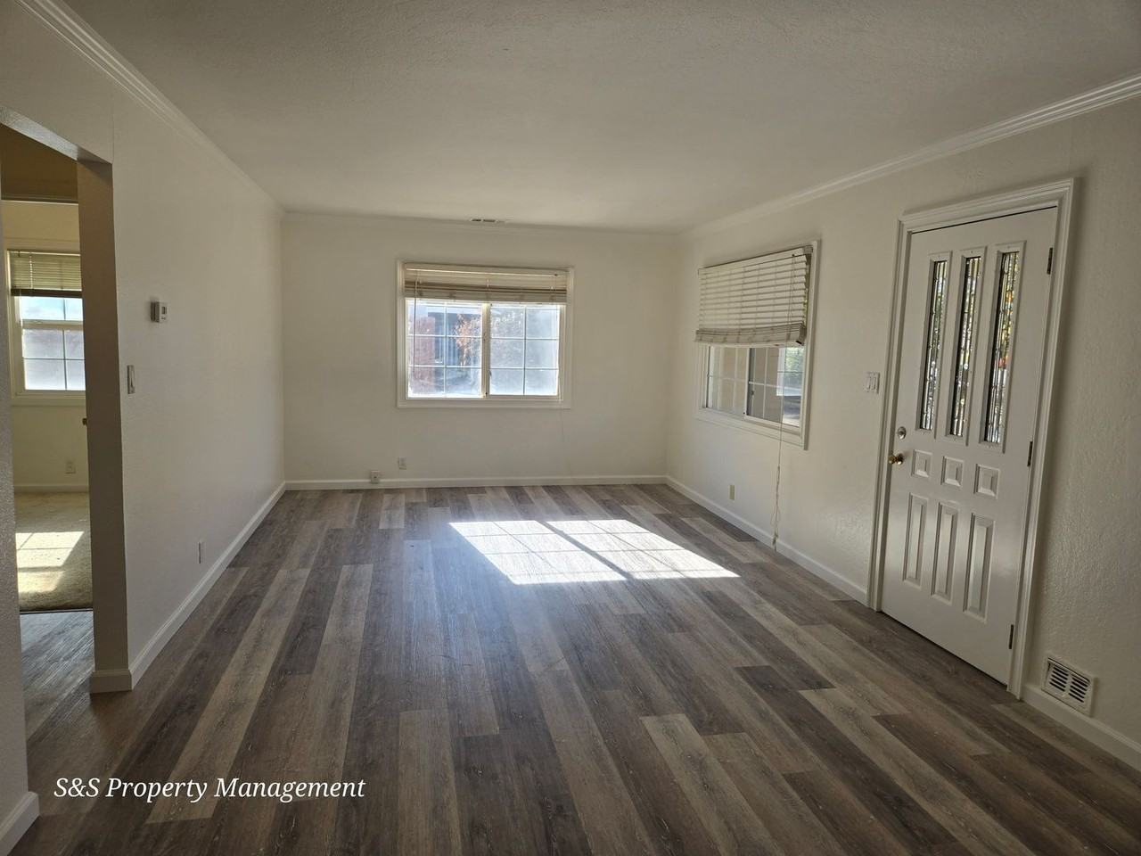 3140 Garfield Ave - Photo 3 of 9