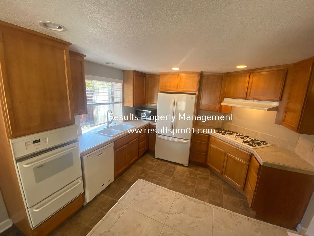 5968 Willowynd Dr - Photo 3 of 9