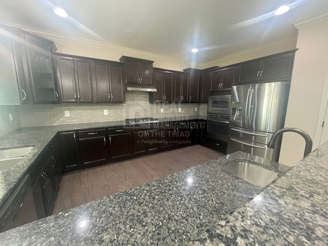 4517 Gunnersbury Ln - Photo 2 of 23
