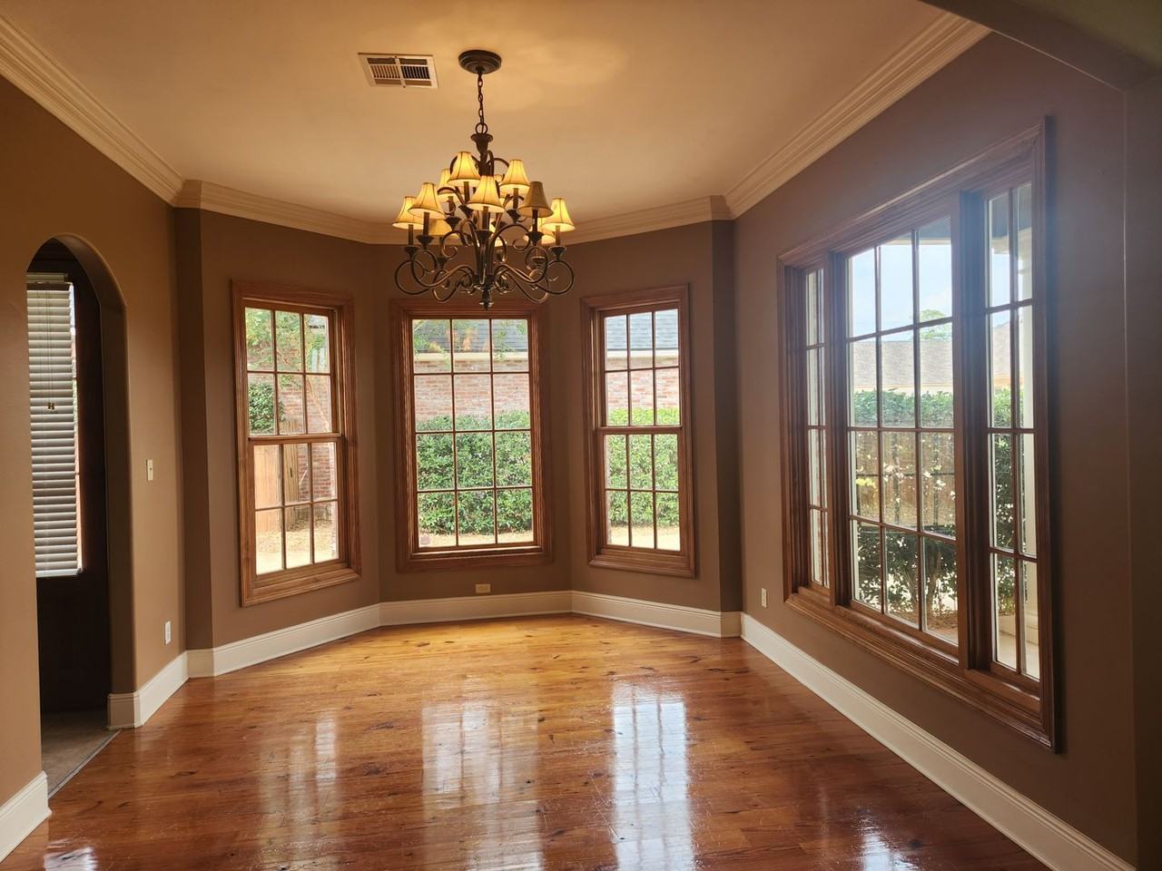 5989 5989 Stonegate - 5989 Stonegate - Photo 4 of 23