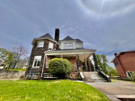 featured image of 212 N Highland Ave