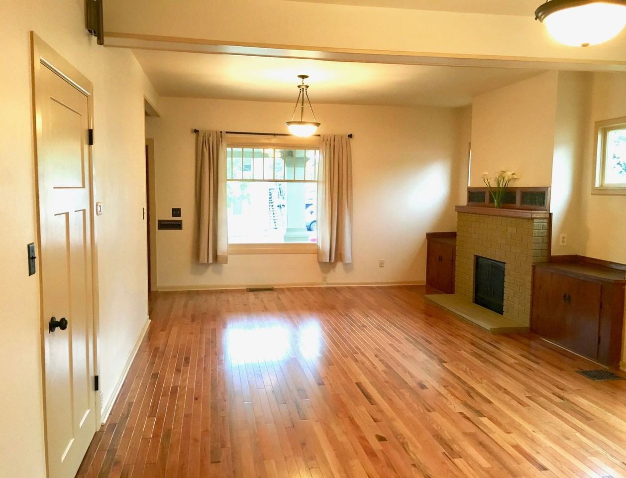 1269 Lincoln St - Photo 3 of 16