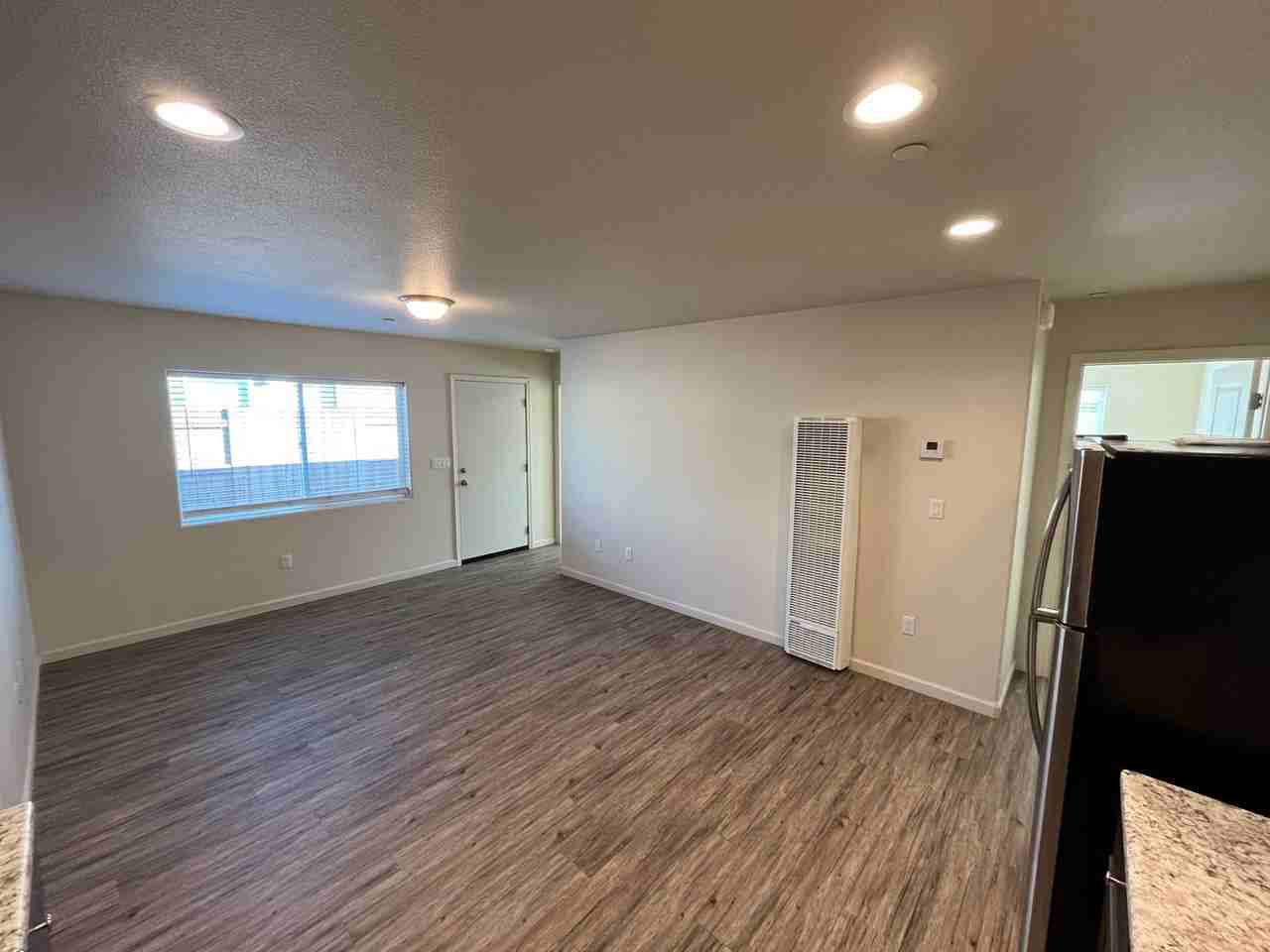 1465A Ash Ave - Photo 4 of 8