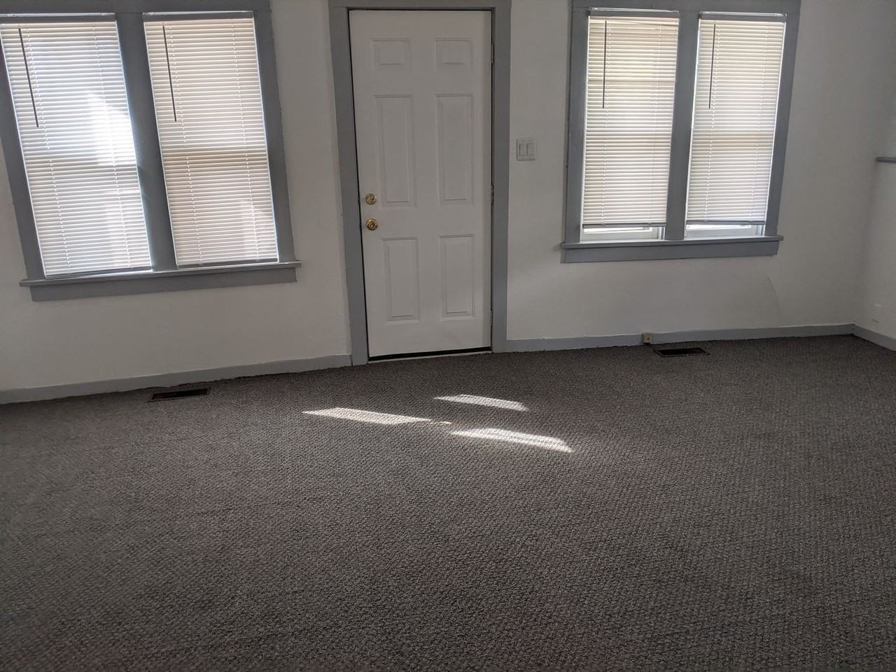 1212 5th St - Photo 3 of 11