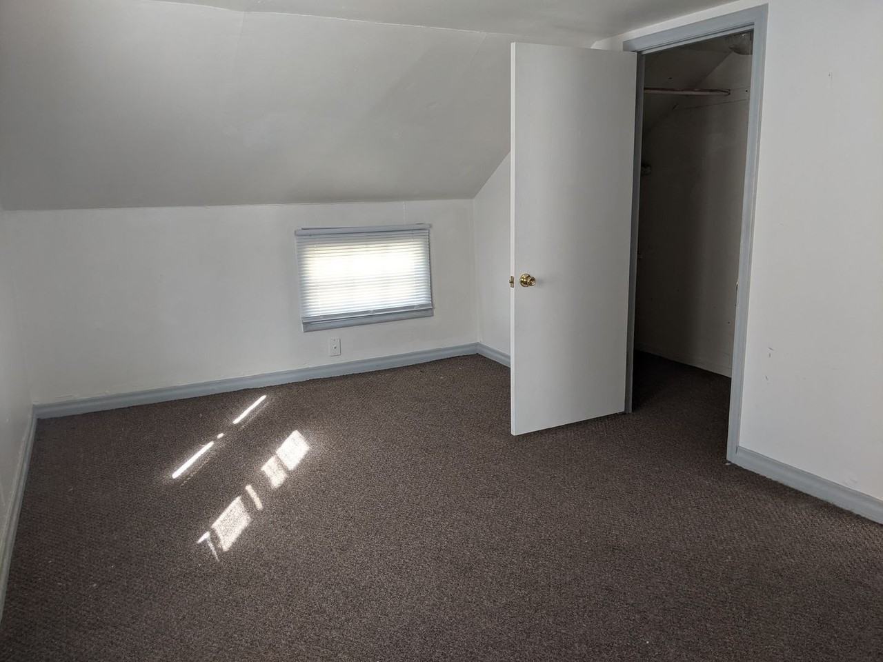 1212 5th St - Photo 6 of 11