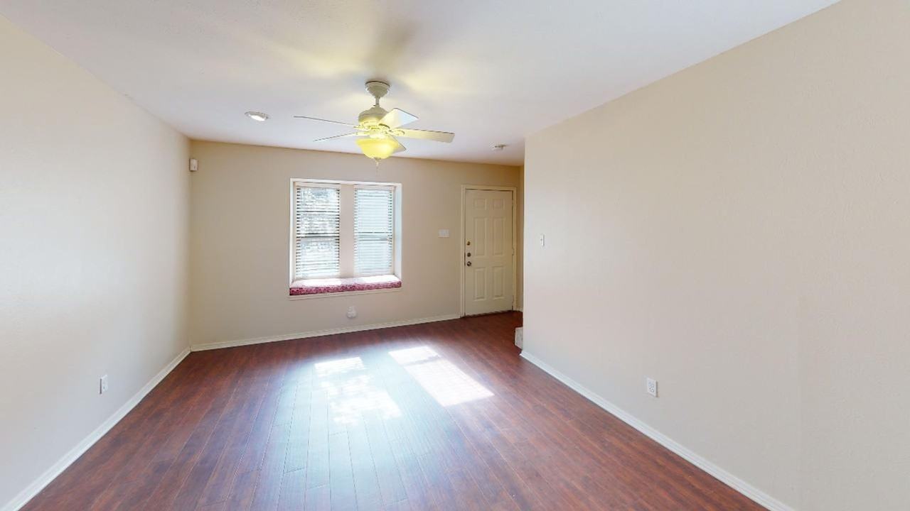 1292 Speight Ave - Photo 3 of 11