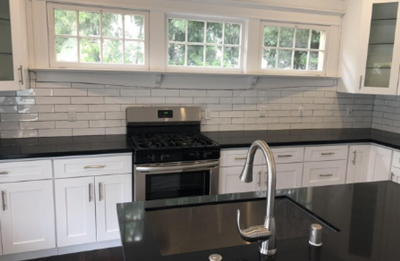 2113 S. Oak Street Apts - Photo 3 of 29