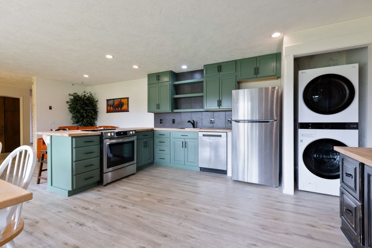 3047 S 2000 W - Photo 6 of 13