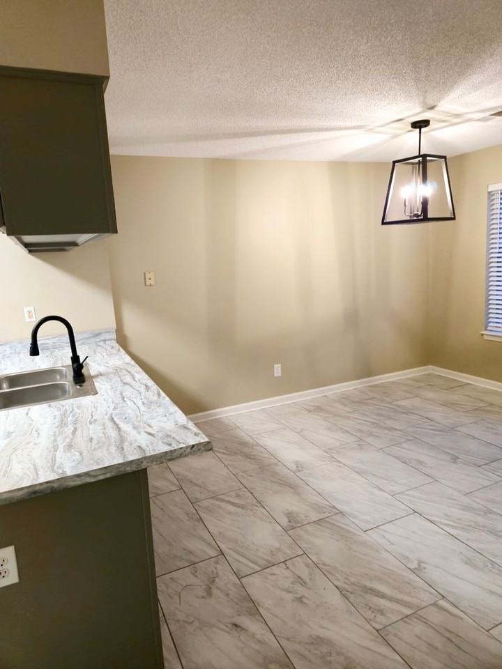 4142 Meadow Chase Cv - Photo 4 of 9