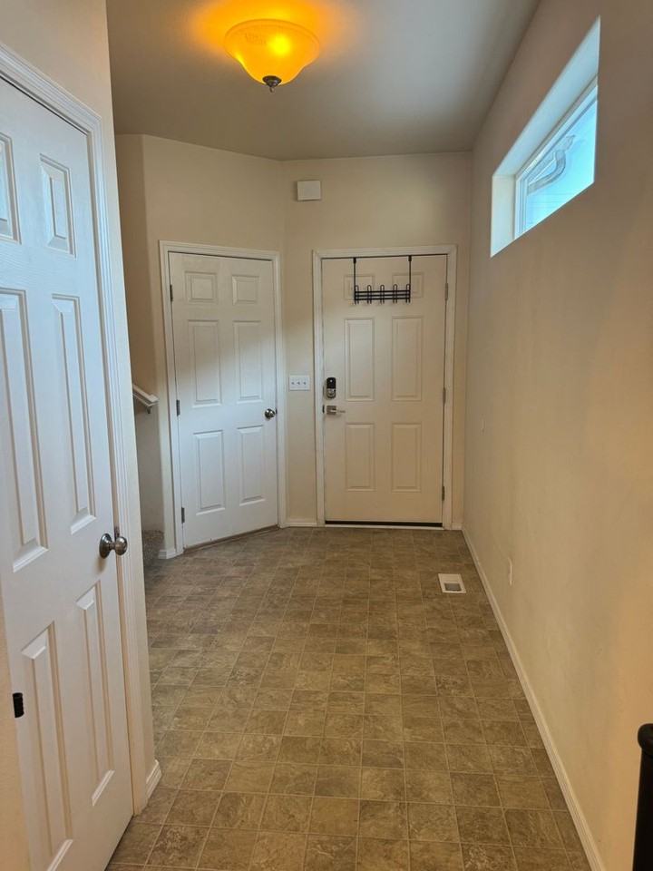 422 Oklahoma St - Photo 3 of 21