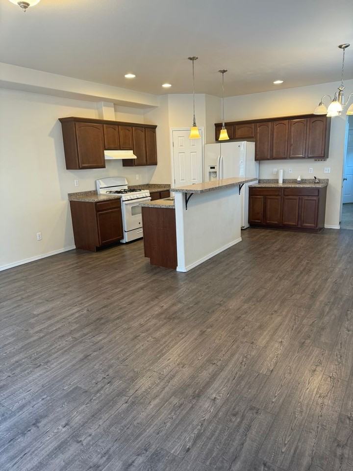 422 Oklahoma St - Photo 5 of 21