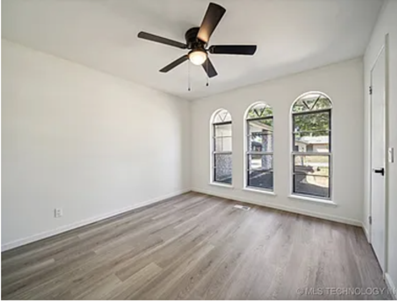 10730 E 29th St - Photo 6 of 28