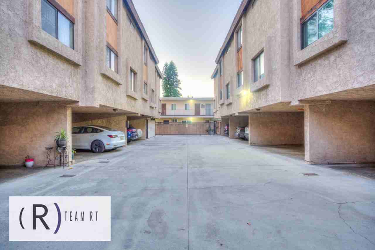 415 W Elk Ave #7 - Photo 3 of 30