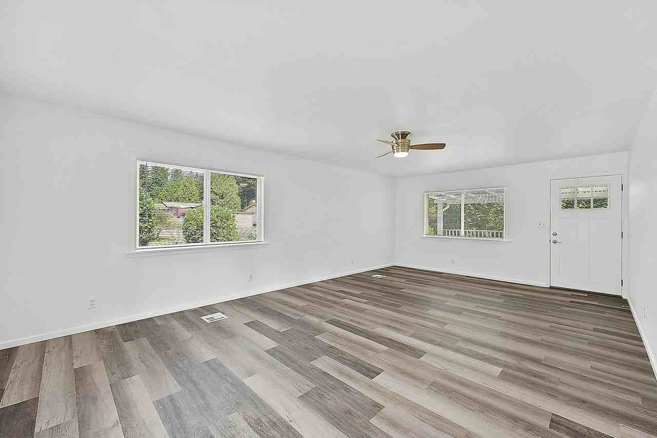 7182 N Van Decar Rd Se - Photo 6 of 44