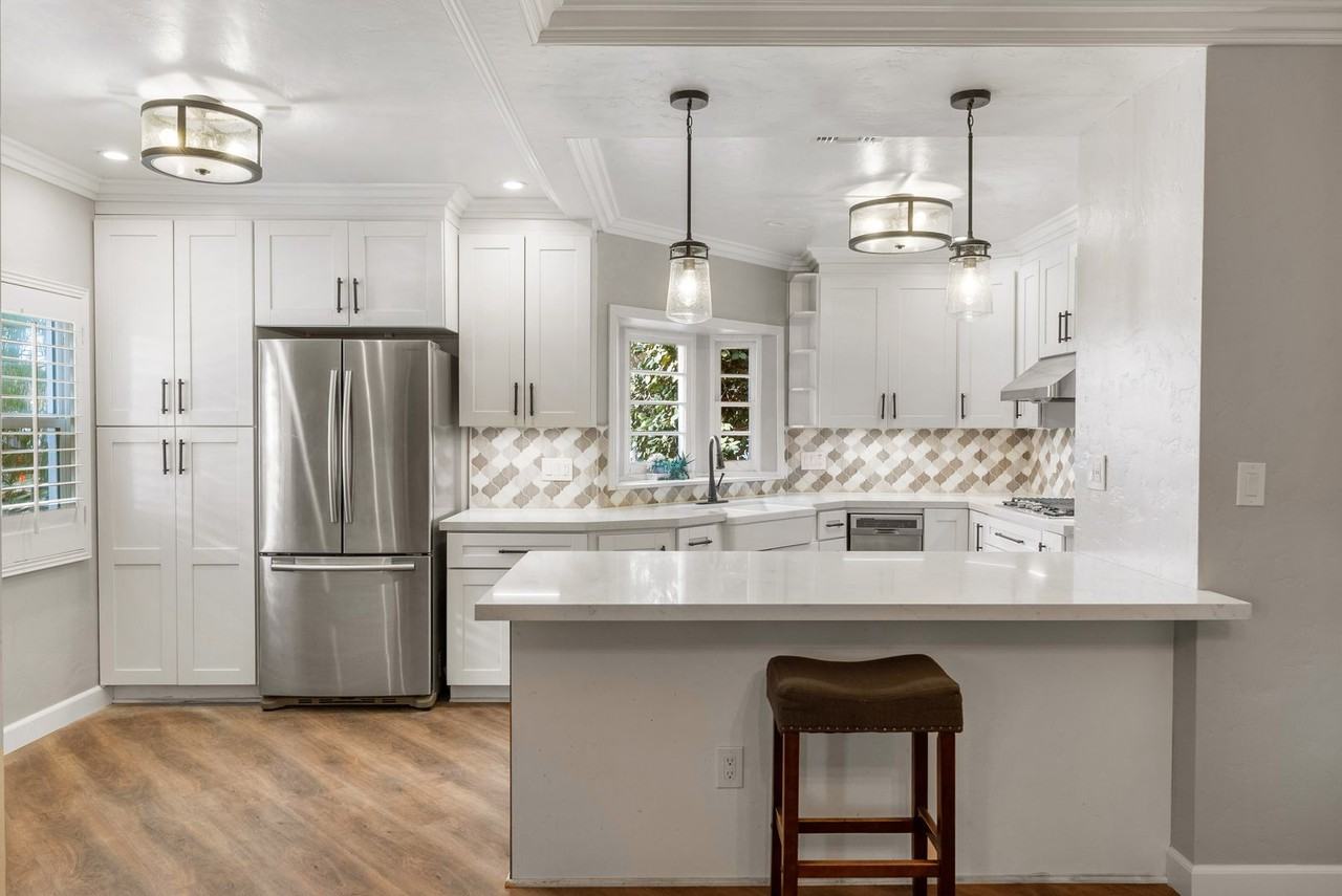 548 S Zeyn St - Photo 2 of 34