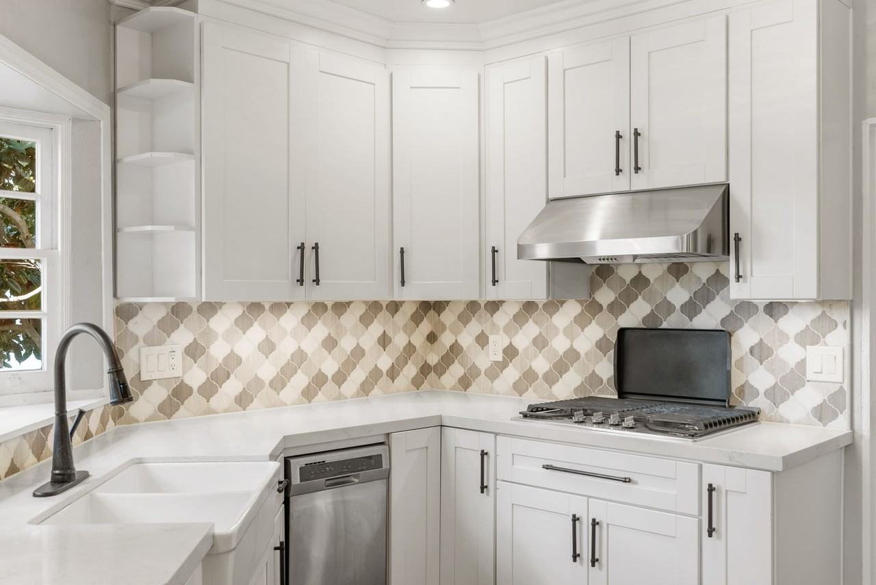 548 S Zeyn St - Photo 3 of 34