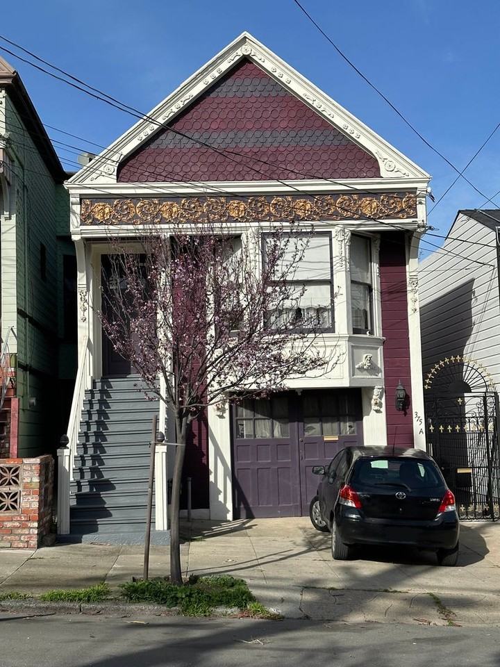 375 Crescent Ave - Photo 3 of 20